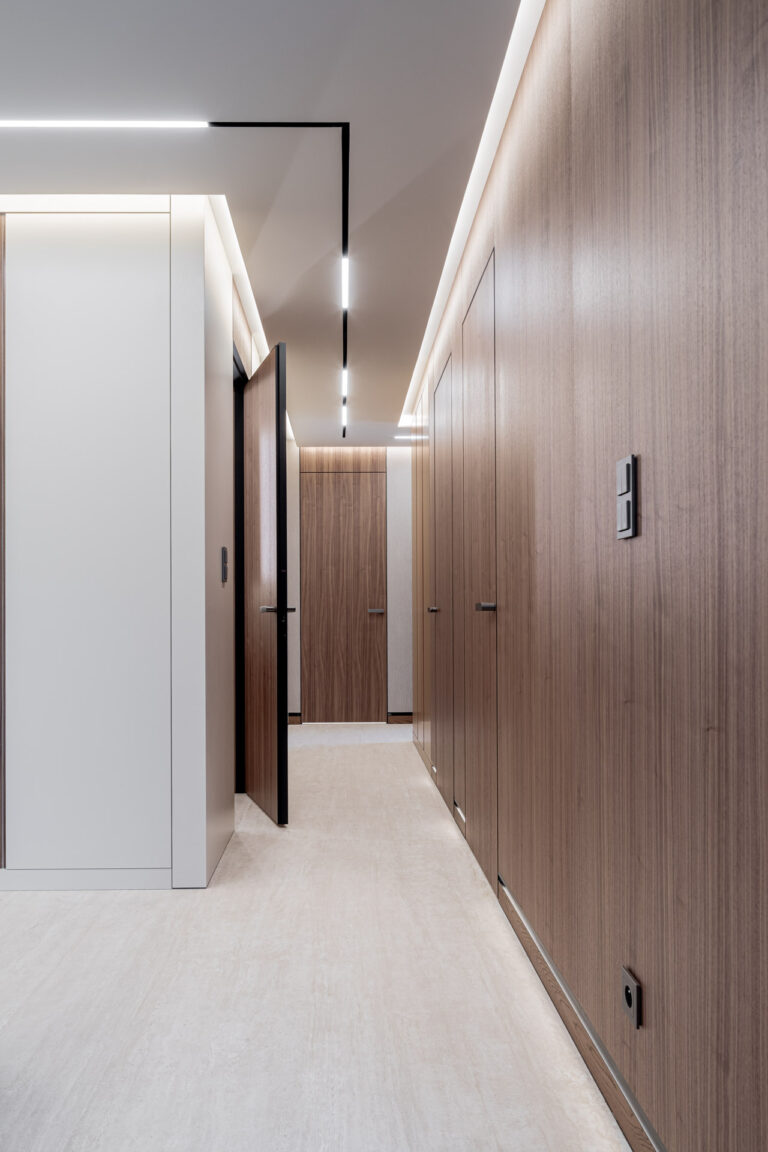 drzwi ukryte i zabudowa ściany MORIC