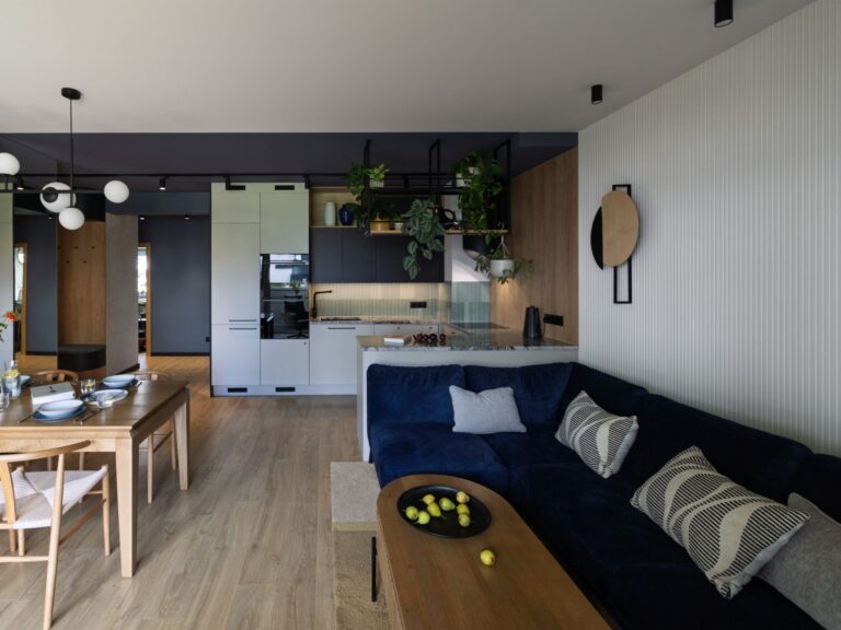 Panele laminowane Pergo Visby Dąb Manor oraz drzwi PORTA Natura Vector J