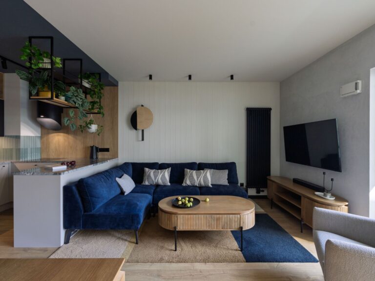 Panele laminowane Pergo Visby Dąb Manor oraz drzwi PORTA Natura Vector J