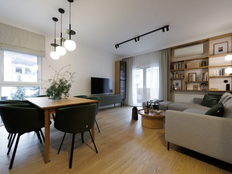 podłoga drewniana Scheucher WF182 Dąb Natur Perla i ukryte drzwi Moric z panelingiem