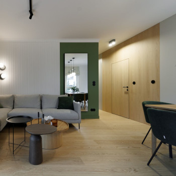 podłoga drewniana Scheucher WF182 Dąb Natur Perla i ukryte drzwi Moric z panelingiem